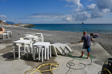 Genova, bagni San Nazaro in Corso Italia - preparazione apertura