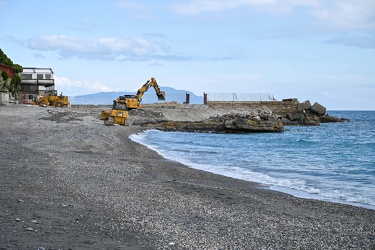 Genova, bagni San Nazaro in Corso Italia - preparazione apertura