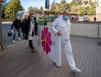 Genova, albergo dei poveri - inizia vaccinazione personale unive
