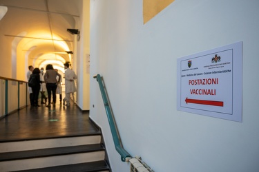 Genova, albergo dei poveri - inizia vaccinazione personale unive