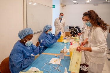 Genova, albergo dei poveri - inizia vaccinazione personale unive