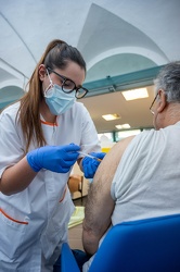 Genova, albergo dei poveri - inizia vaccinazione personale unive