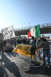 Green pass lavoro blocco varchi portuali Ge15102021-22