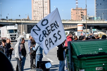 Green pass lavoro blocco varchi portuali Ge15102021-38