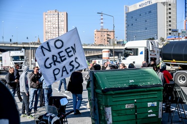 Green pass lavoro blocco varchi portuali Ge15102021-39