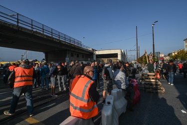 Green pass lavoro blocco varchi portuali Ge15102021-4