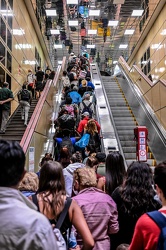 emergenza coronavirus stazione principe treni affollati 02062021