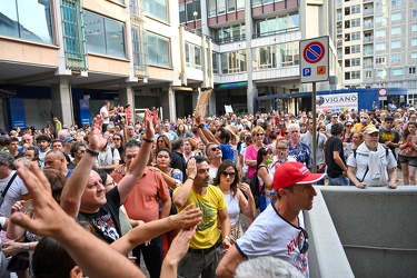 Genova, manifestazione no vax contro vaccinazione e green pass