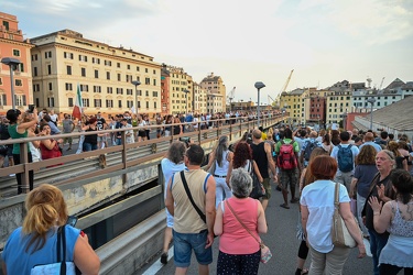 Genova, manifestazione no vax contro vaccinazione e green pass -