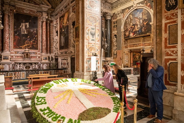 Genova, chiesa del Gesu - sepolcro floreale pasqua