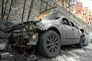 Capodanno 2006: auto bruciate via della Marina