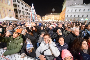 Genova - lo spettacolo pirotecnico in Piazza De Ferrari per la p