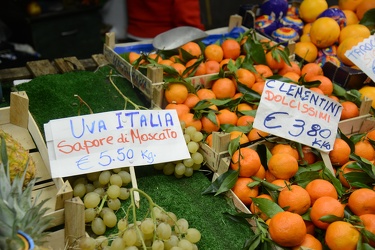 Genova, mercato orientale - prezzi prodotti menu natalizio