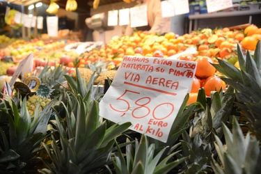 Genova, mercato orientale - prezzi prodotti menu natalizio