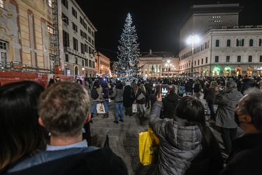 accensione luci albero De Ferrari 07122021-4621