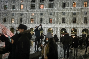 accensione luci albero De Ferrari 07122021-4753