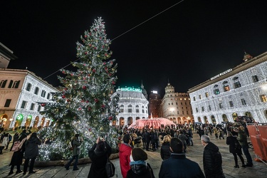 accensione luci albero De Ferrari 07122021-4776