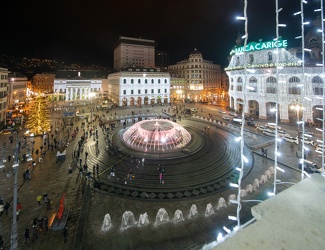 Genova, piazza De Ferrari - illuminazion e luminarie natale fest