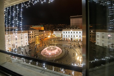 Genova, piazza De Ferrari - illuminazion e luminarie natale fest