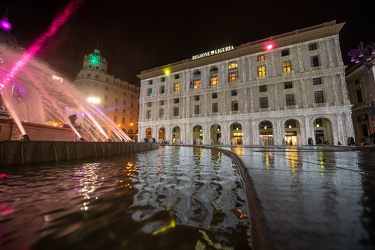 Genova, piazza De Ferrari - illuminazion e luminarie natale fest