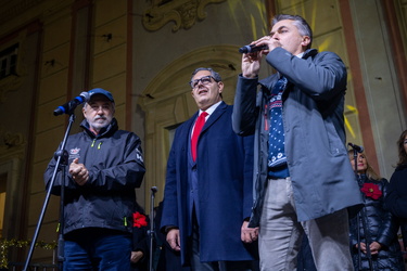 Genova, piazza De Ferrari - iaccensione albero di natale e spett