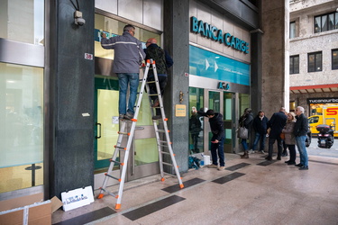 Genova, il giorno della transizione da Banca Carige a BPER