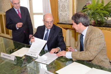 Genova - prefettura - firma accordo per videosorveglianza nelle 