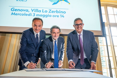 Genova, villa Zerbino - firma logistica con governatori Fontana,