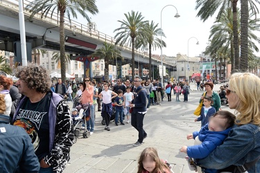 Genova - la giornata del 25 aprile in una citt√† affollata di tu