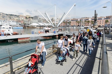 Genova - la giornata del 25 aprile in una citt√† affollata di tu