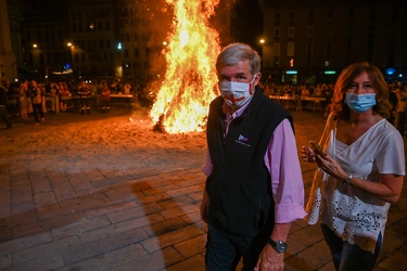 Genova, piazza Matteotti - tradizionale falo di san giovanni est