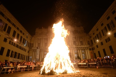 Genova - il tradizionale fal√≤ di San Giovanni