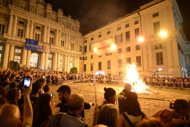 Genova - il tradizionale fal√≤ di San Giovanni