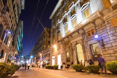 Genova - negozi via Roma aperti per salone nautico