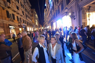 Genova - Via Roma illuminata di blu in occasione del salone naut