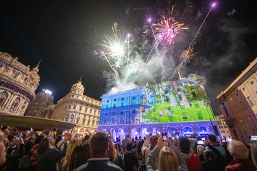Genova, piazza De Ferrari - spettacolo pirotecnico per apertura 