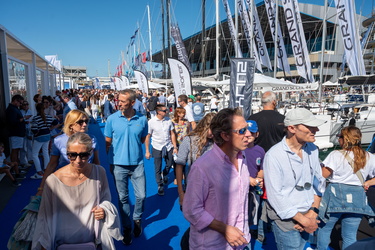 Genova, salone nautico 2023 - domenica di sole con molti visitat