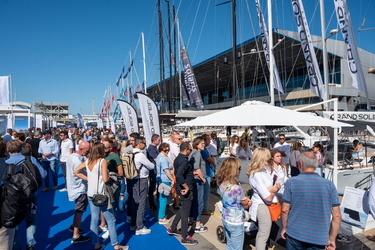 Genova, salone nautico 2023 - domenica di sole con molti visitat