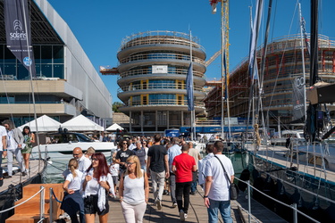 Genova, salone nautico 2023 - domenica di sole con molti visitat