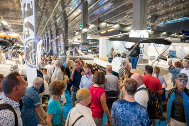 Genova, salone nautico 2023 - domenica di sole con molti visitat