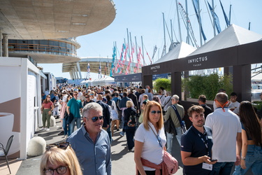 Genova, salone nautico 2023 - domenica di sole con molti visitat