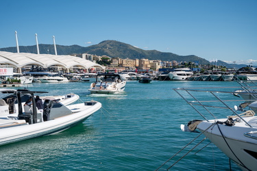 Genova, salone nautico 2023 - domenica di sole con molti visitat