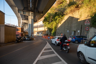 Genova, riparazioni navali - la strada tra piazza Cavour e il wa