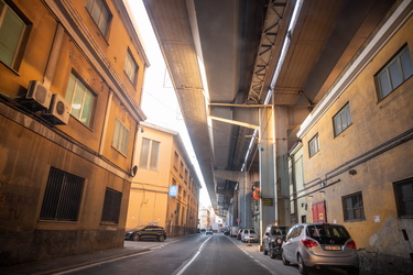 Genova, riparazioni navali - la strada tra piazza Cavour e il wa