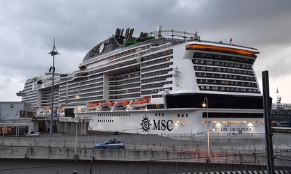 Genova, porto - nave MSC Grandiosa con diversi positivi a bordo