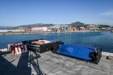 Nave porta yacht terminal Messina 04102022-28