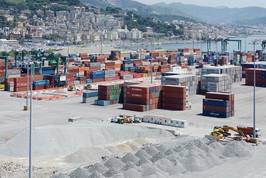 Genova, porto - viaggio dentro il VTE, Voltri Terminal Europa