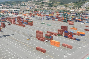 Genova, porto - viaggio dentro il VTE, Voltri Terminal Europa