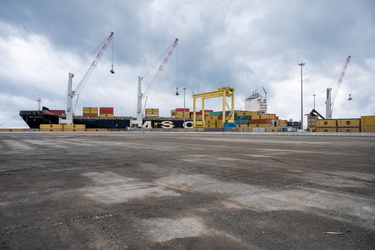 Genova, porto, calata Bettolo - inizio lavori terminal contenito