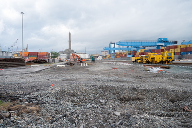 Genova, porto, calata Bettolo - inizio lavori terminal contenito